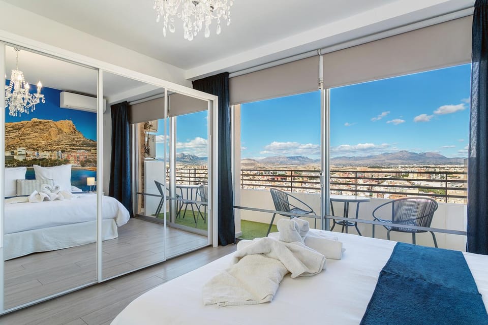 Bed, View (from property/room), Balcony/Terrace, Bedroom, City view, Mountain view, Street view, wardrobe