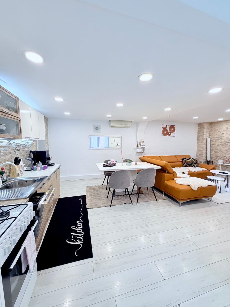 Living room, Seating area, Dining area