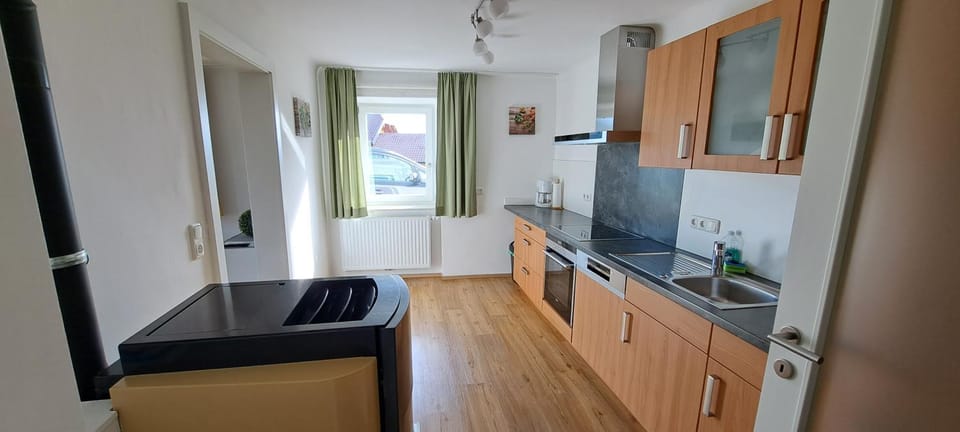 Kitchen or kitchenette, pet friendly, stove