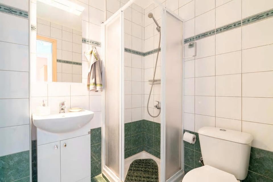 Bathroom, Bath, bidet