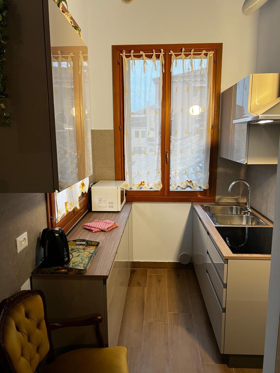 Kitchen or kitchenette, kitchen