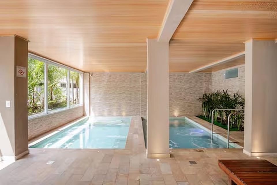Shower, Property building, Hot Spring Bath, Sauna, Steam room, Swimming pool, heating, sunbed