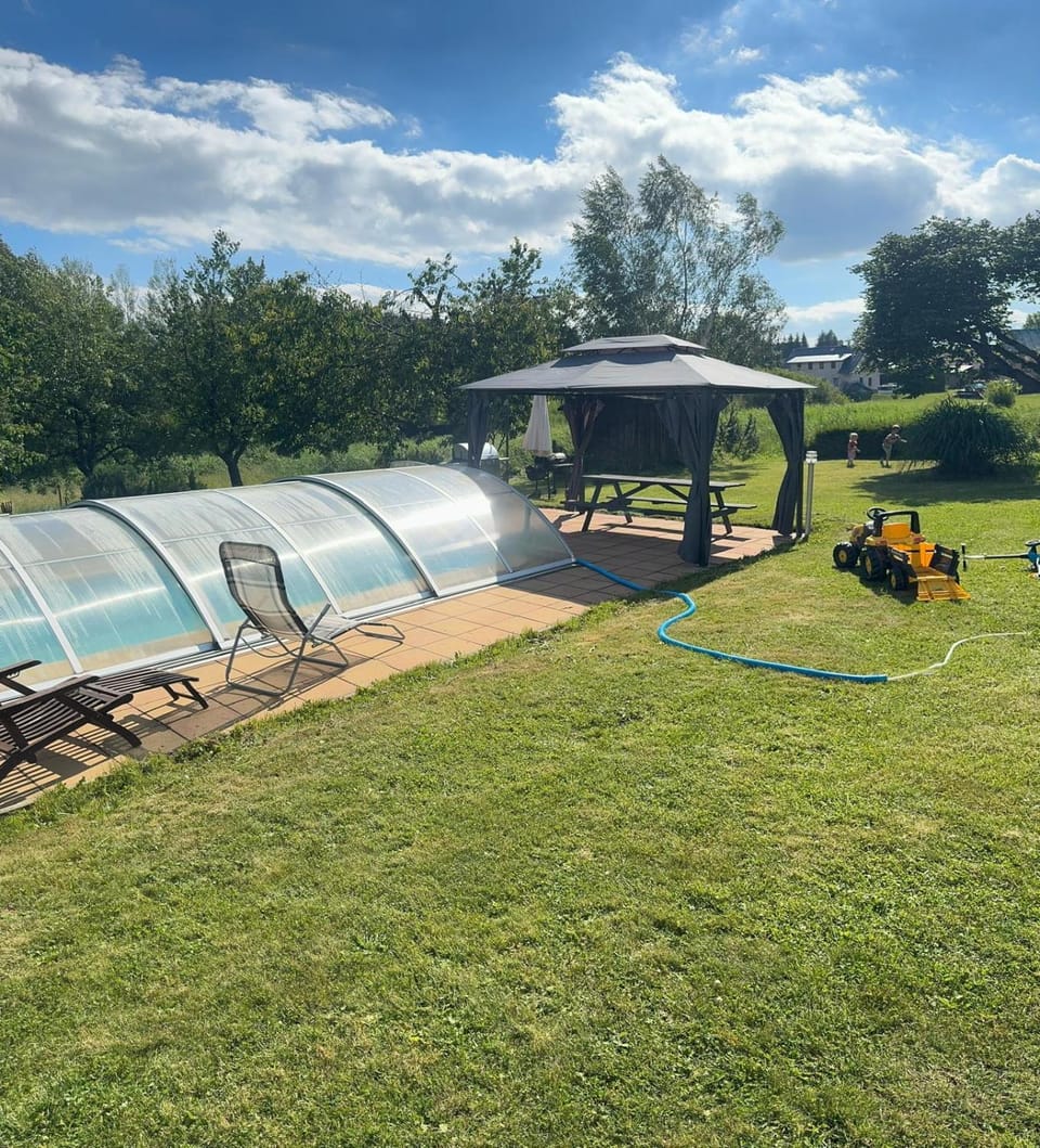 Garden, Swimming pool