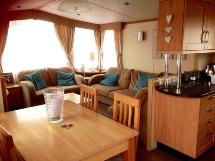 3 bedroom 2 bathroom prestige caravan PRESTHAVEN SANDS House in Llanasa