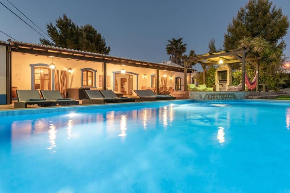 Night, Pool view, Swimming pool, Swimming pool, sunbed