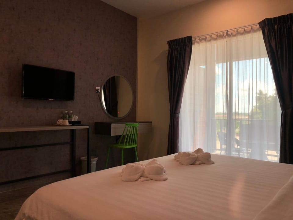 Bed, TV and multimedia, Balcony/Terrace, Photo of the whole room, Bedroom