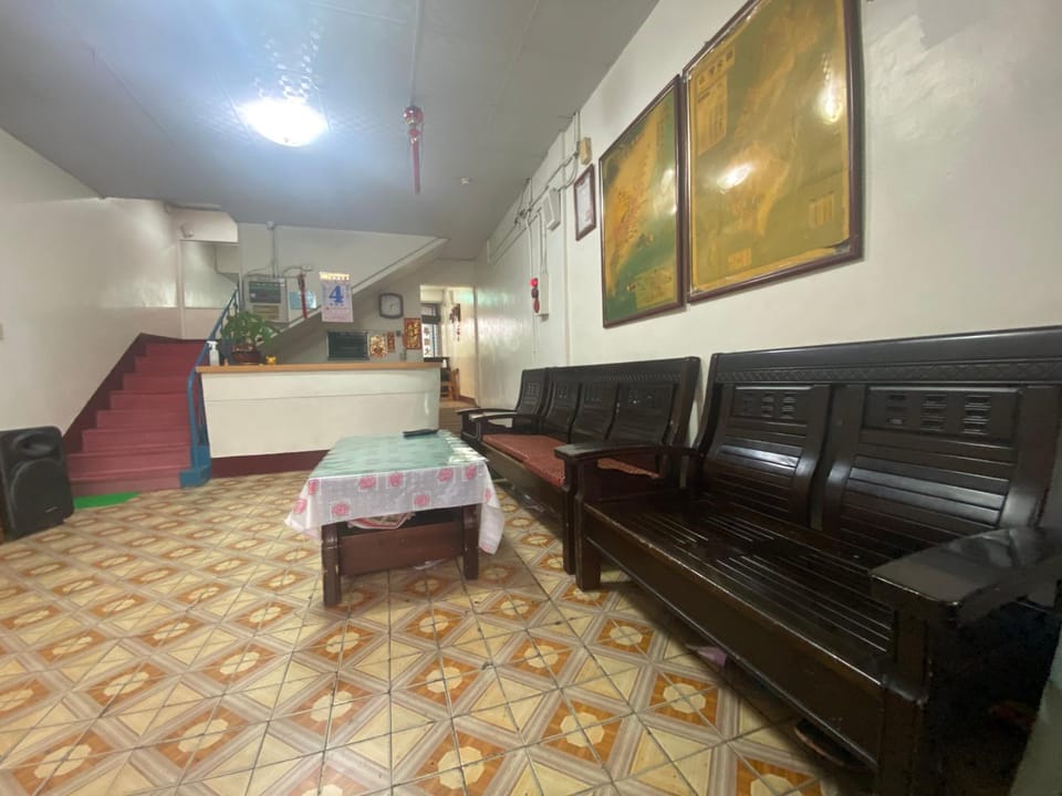 Communal lounge/ TV room, Lobby or reception