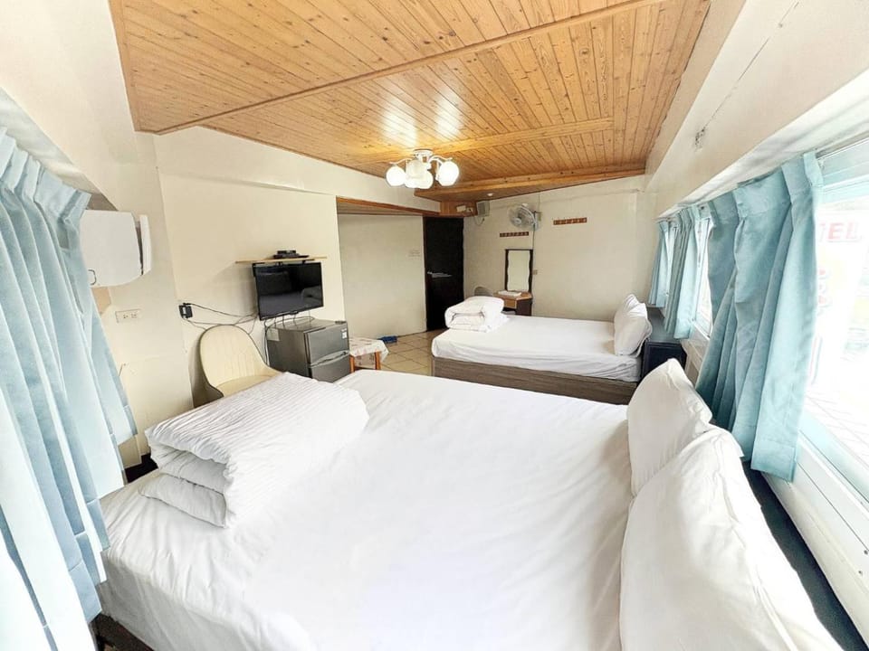 華園大旅社臺東縣旅館002號 Bed and Breakfast in Kaohsiung