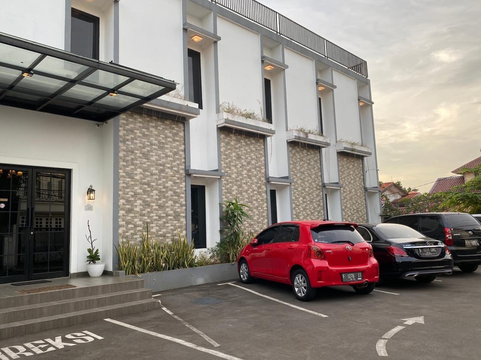 Facade/entrance