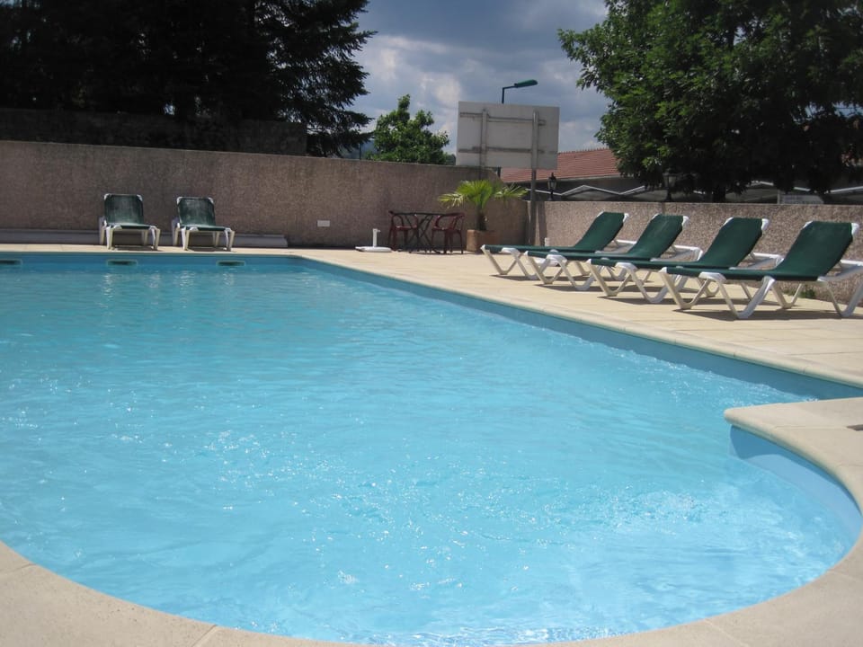 Swimming pool, Swimming pool
