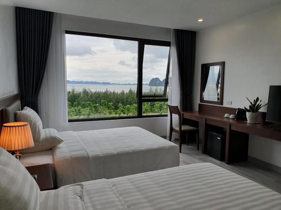Bed, Natural landscape, TV and multimedia, Photo of the whole room, Bedroom, hair dresser