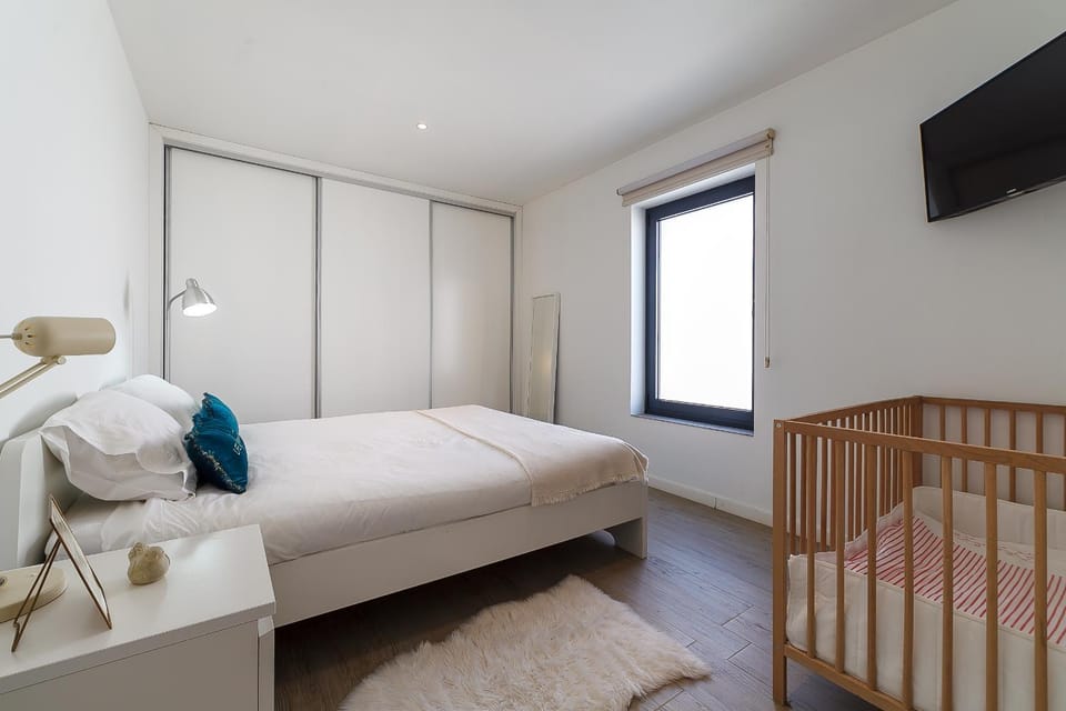 Gafa House - Family Accommodation and Workplace Villa in Aveiro District, Portugal