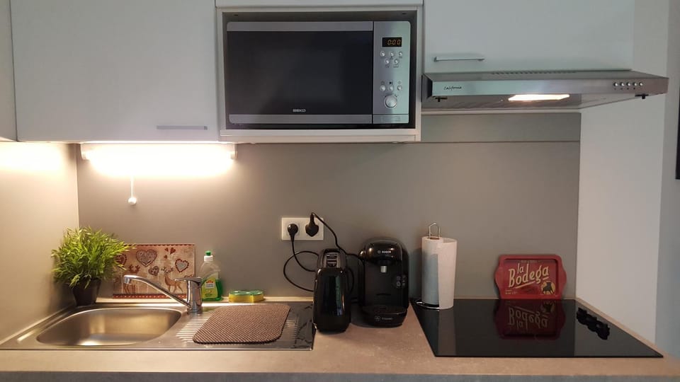 Coffee/tea facilities, Kitchen or kitchenette