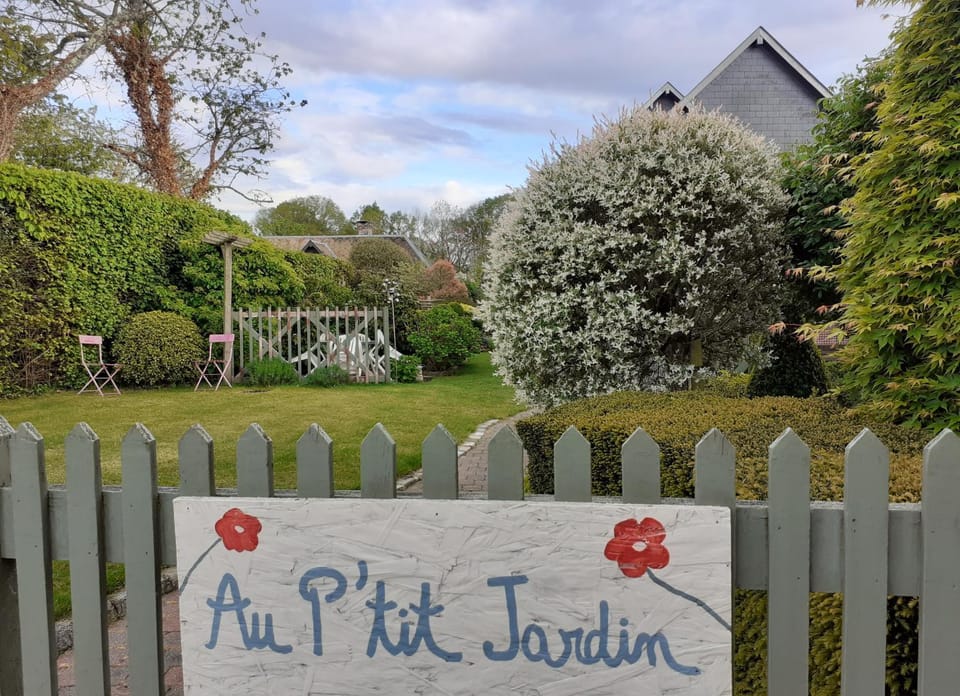 Au p'tit jardin Bed and Breakfast in Normandy