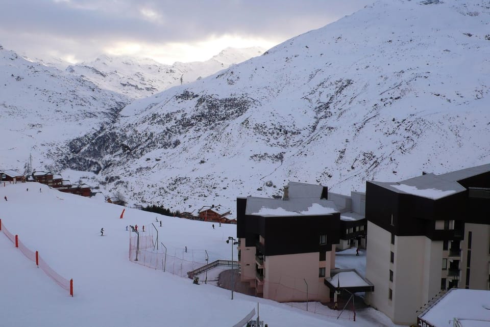 Day, Neighbourhood, Natural landscape, Winter, Mountain view