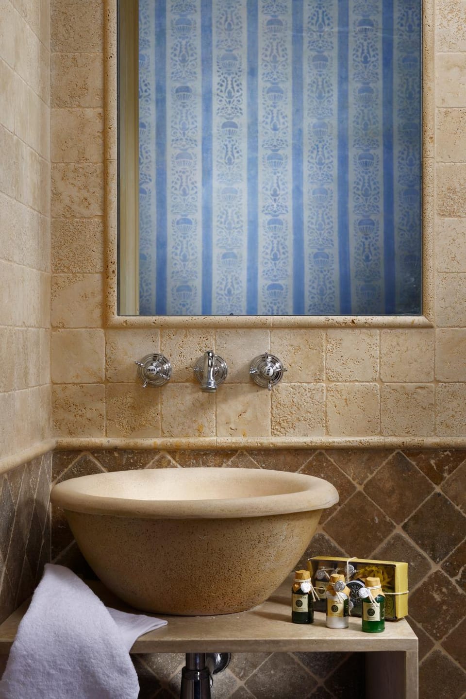 Bathroom, Decorative detail