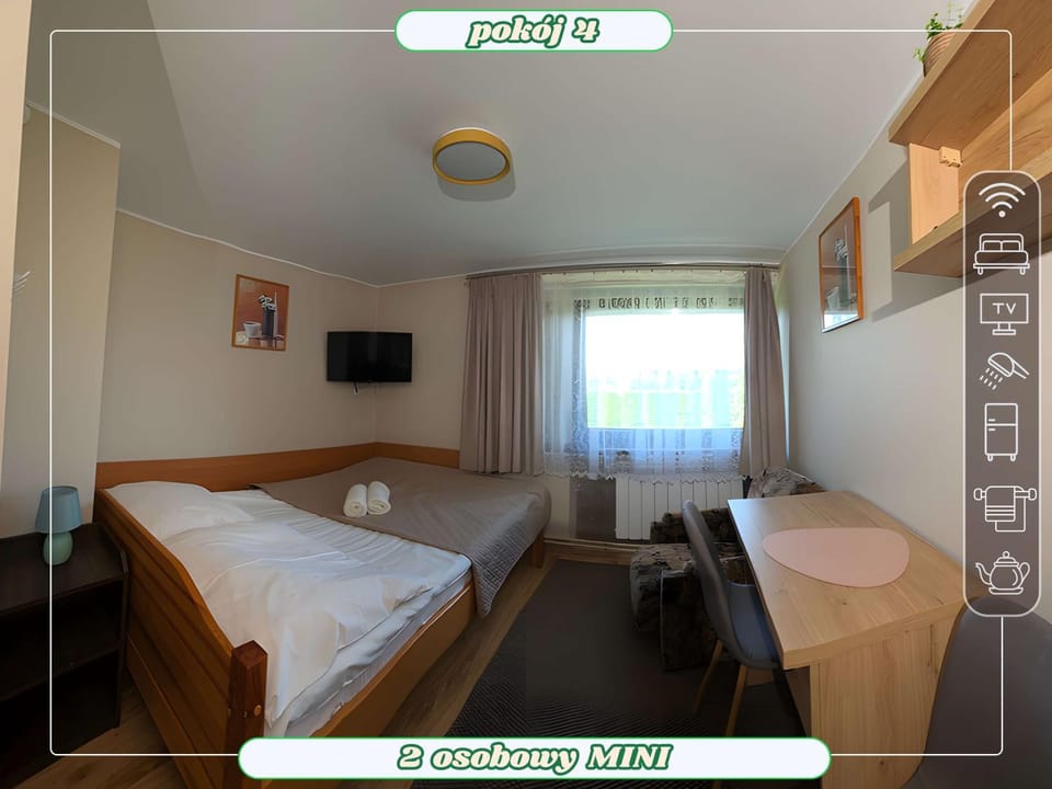 Bed, TV and multimedia, Bedroom, towels