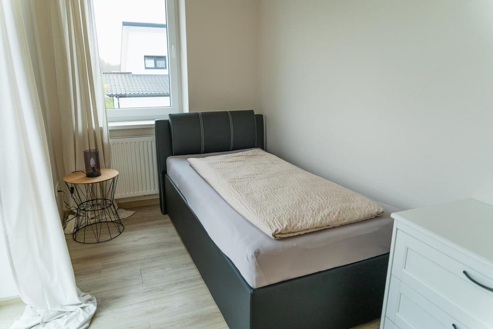 Photo of the whole room, Bedroom