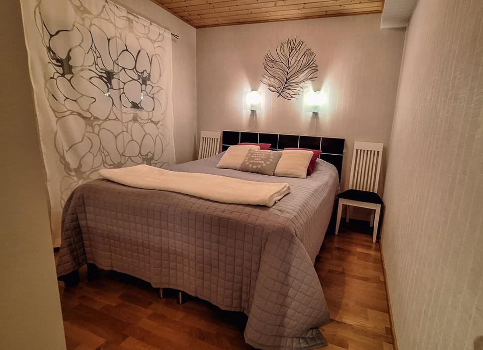 Bed, Photo of the whole room