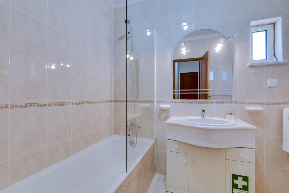 Bathroom, Bath