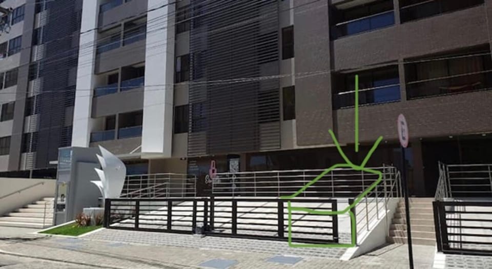 Facade/entrance, Off site, Area and facilities