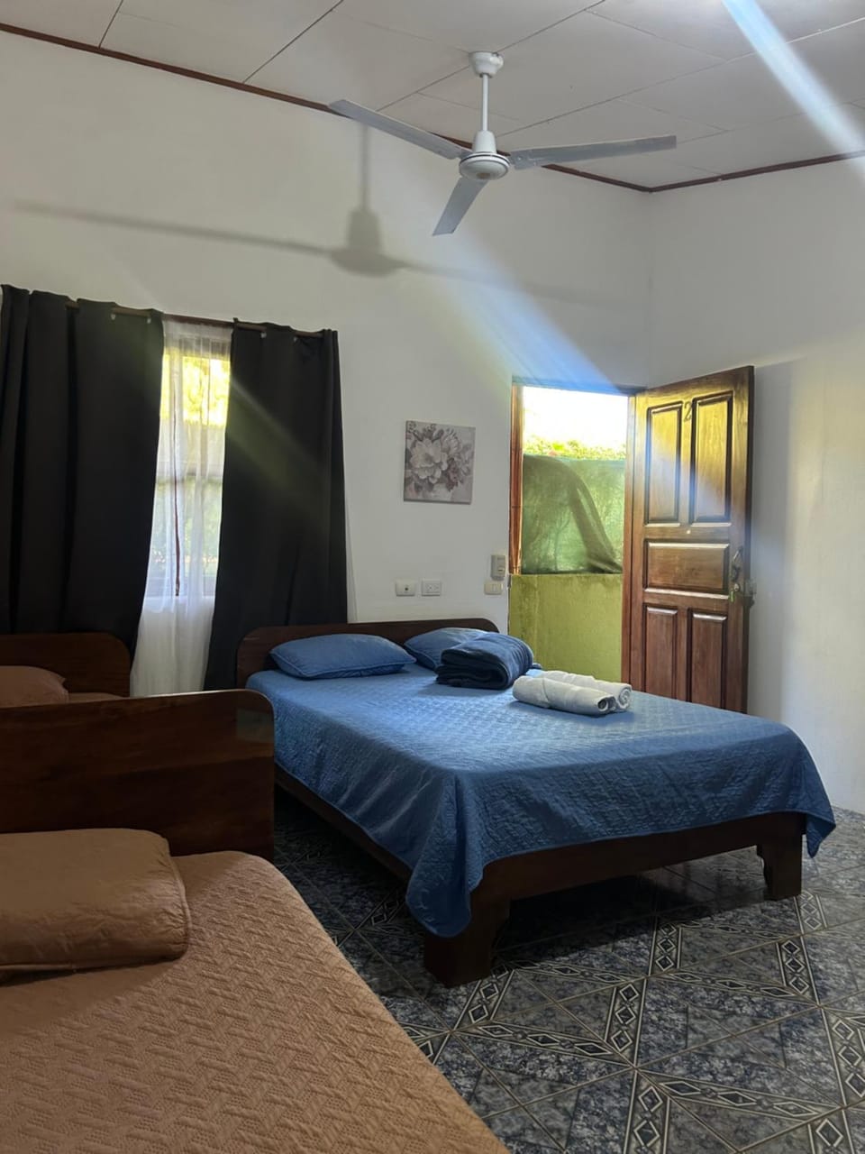 Restaurante y cabinas Sudy Cabin in San José Province