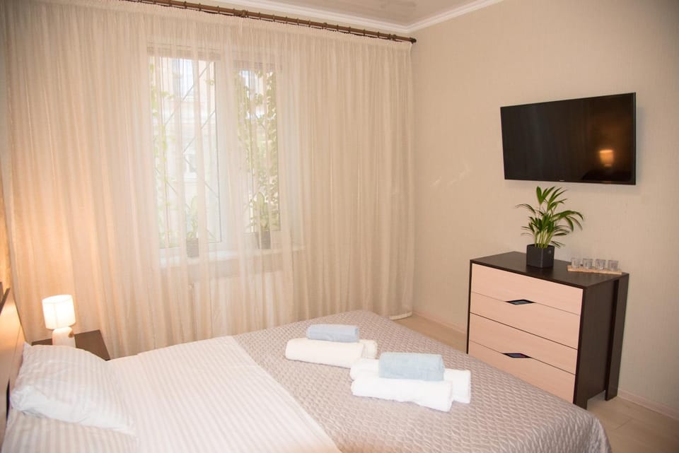 Bedroom, bunk bed