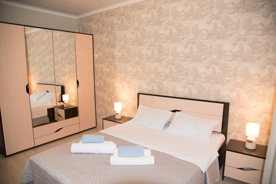 Bedroom, bunk bed
