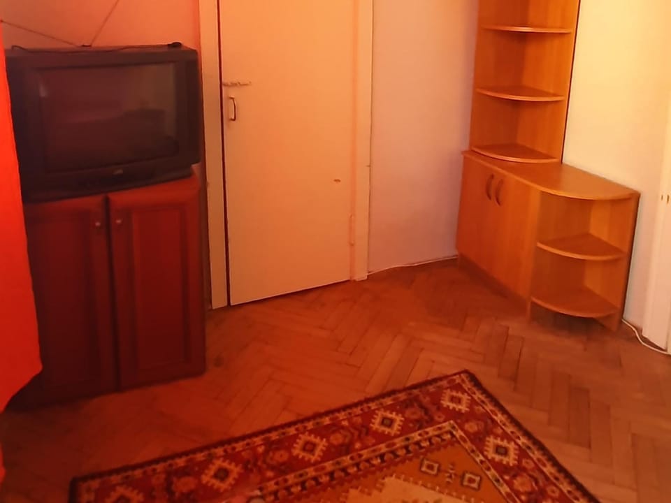 Эконом вариант - квартира в центре из первых рук Apartment in Ukraine
