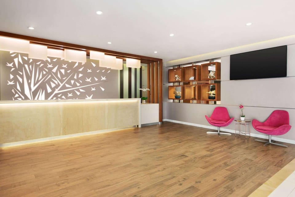 Lobby or reception, On site