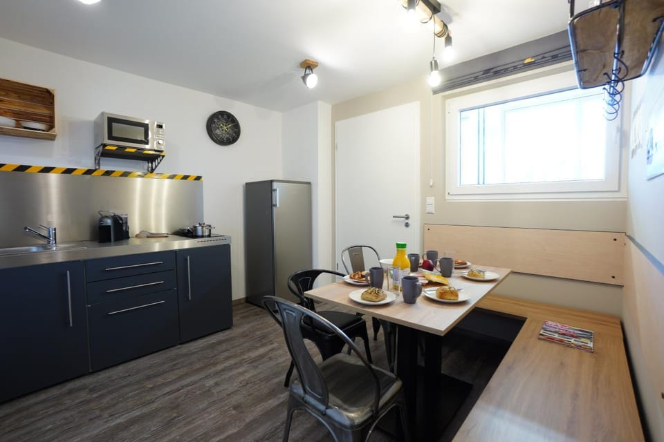 Photo of the whole room, Dining area