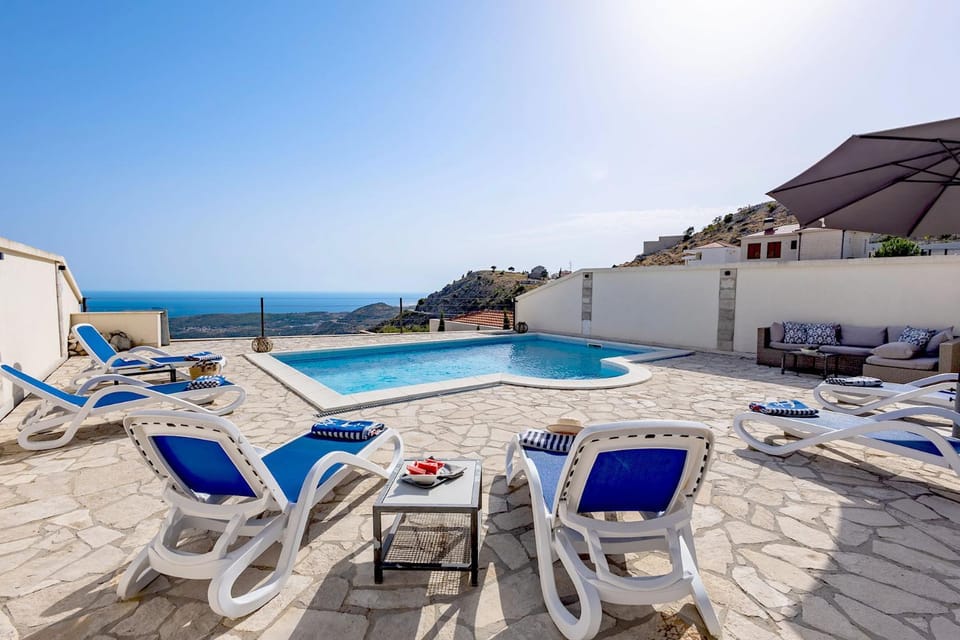 Patio, Day, Natural landscape, View (from property/room), Balcony/Terrace, Pool view, Sea view, Swimming pool, sunbed