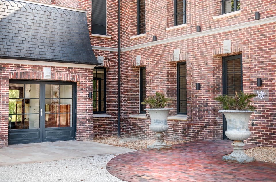 Property building, Patio, Facade/entrance