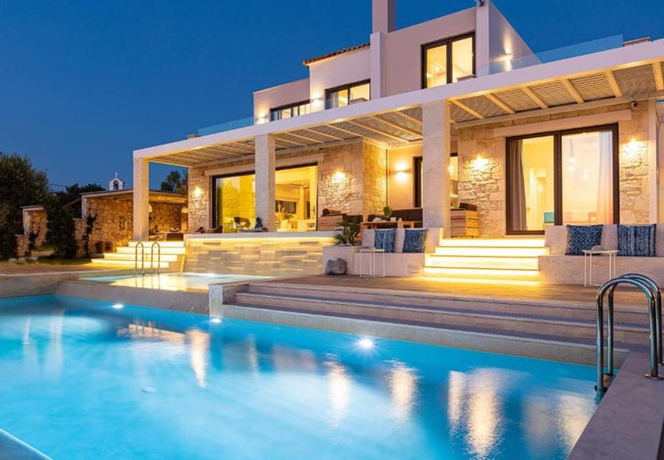 Property building, Facade/entrance, Swimming pool, Swimming pool
