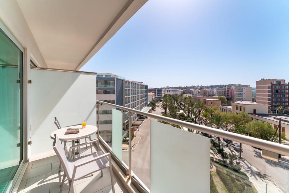 View (from property/room), Balcony/Terrace