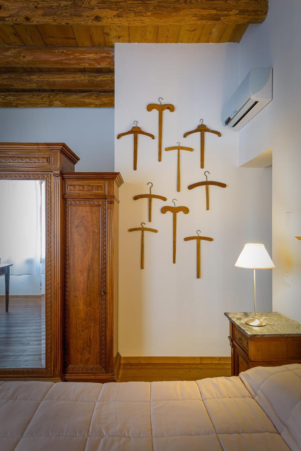 Bedroom, wardrobe, air conditioner
