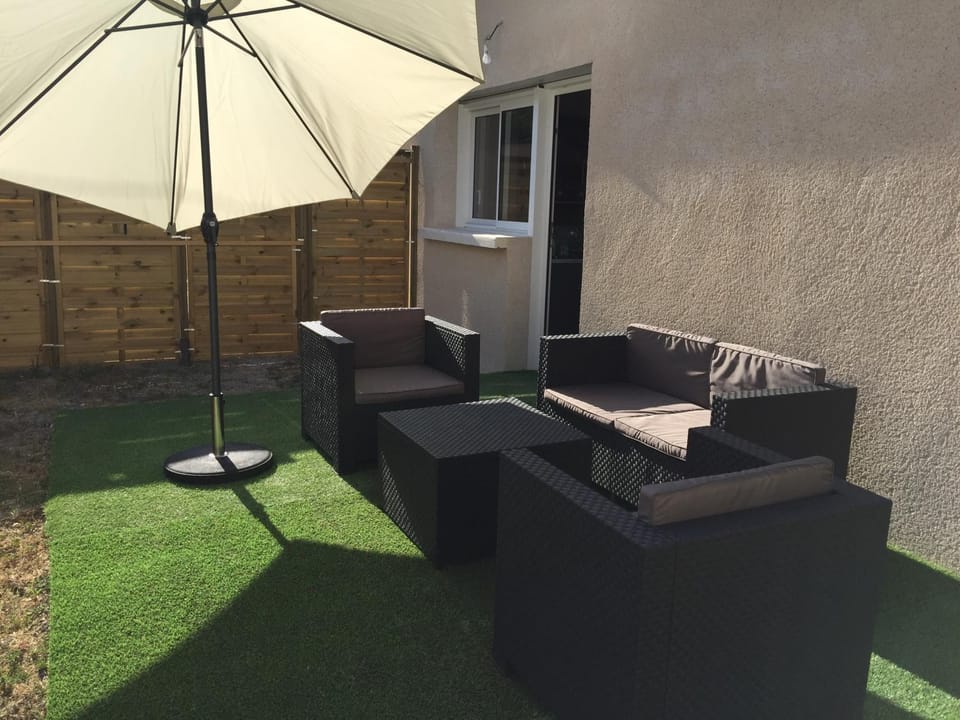 Patio, Garden view