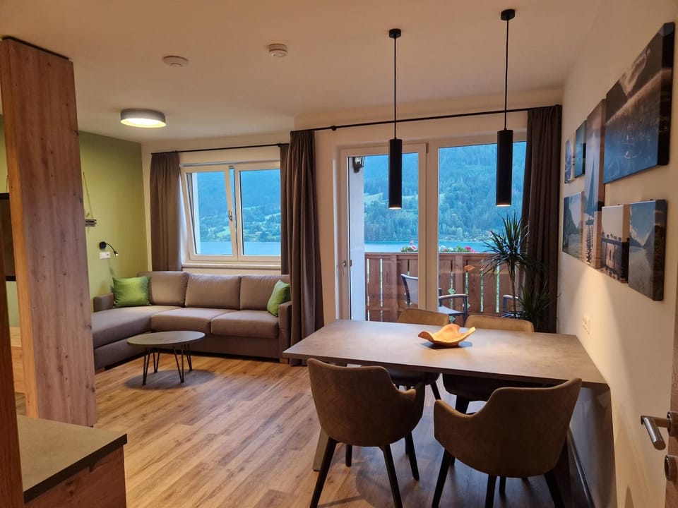 Natural landscape, TV and multimedia, Living room, Seating area, Dining area