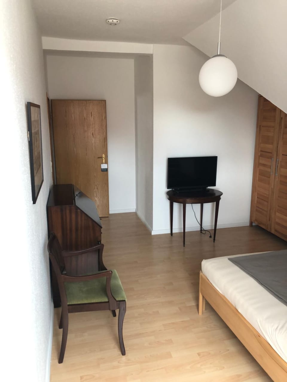 Photo of the whole room