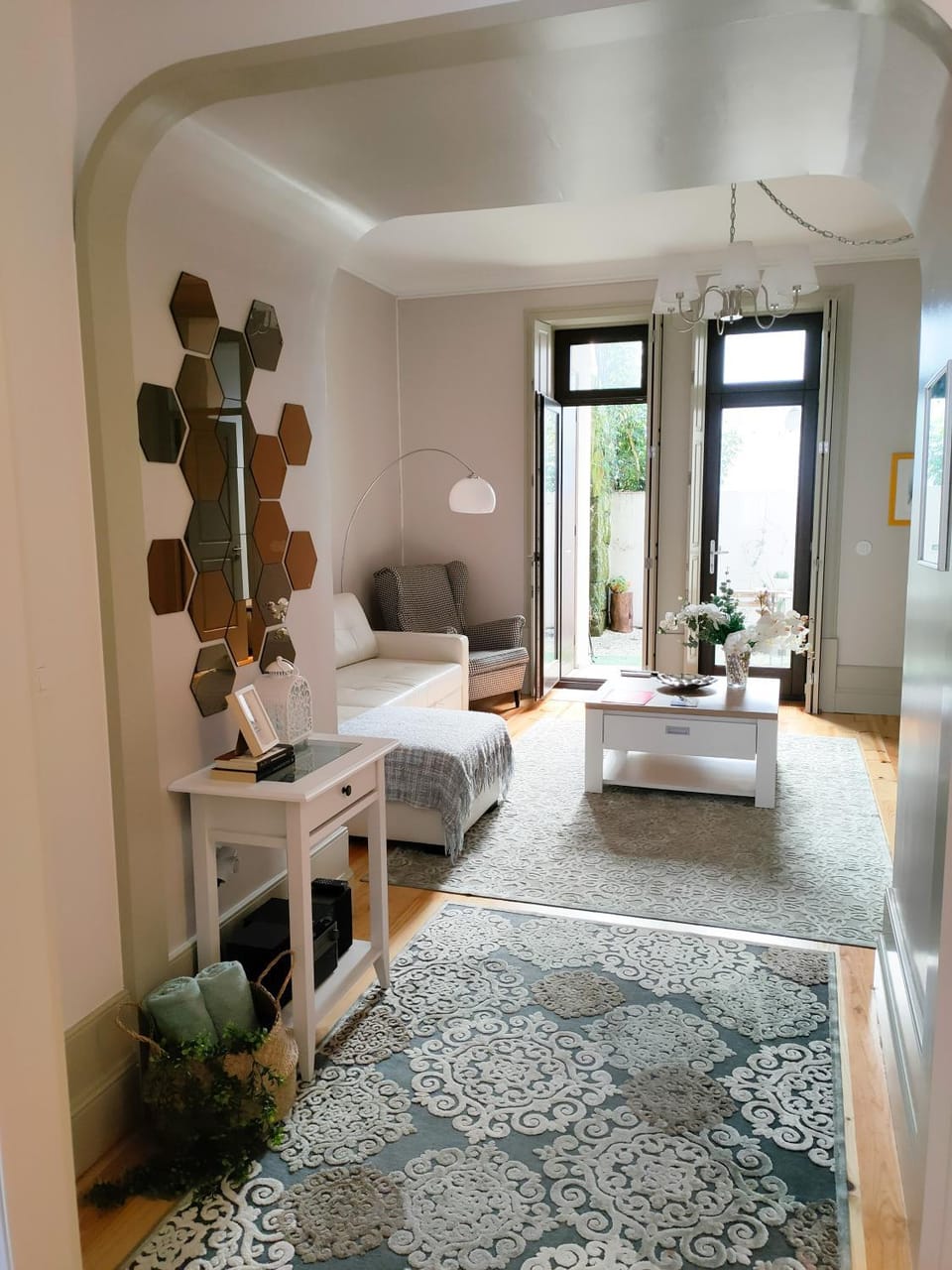 Living room, Photo of the whole room