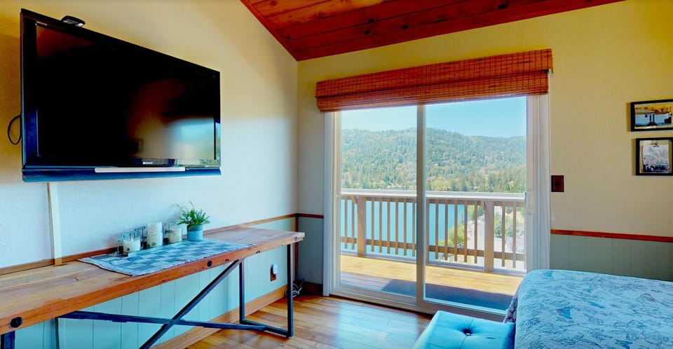 Lake View Magic House in Crestline