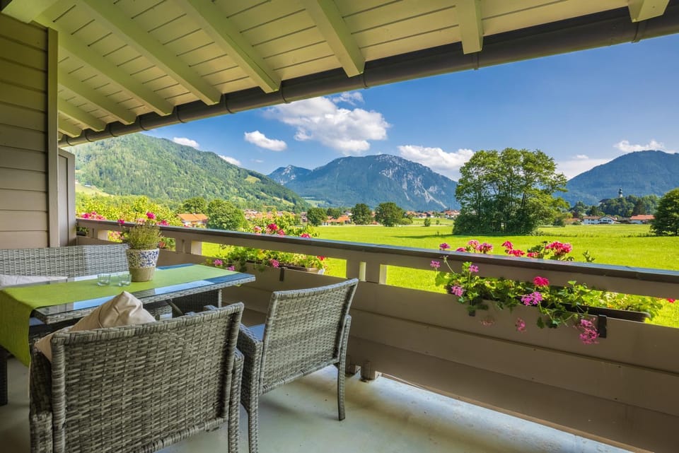 Spring, Day, Natural landscape, Summer, View (from property/room), Balcony/Terrace, Balcony/Terrace, Dining area, Autumn, Mountain view