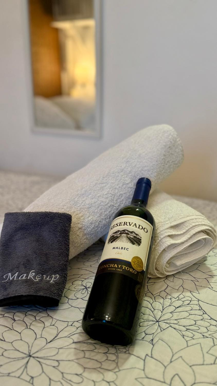 Bedroom, towels
