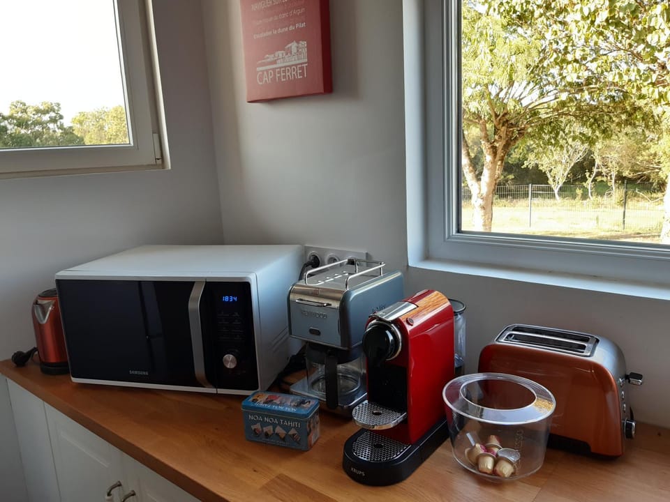 Coffee/tea facilities, minibar, toaster