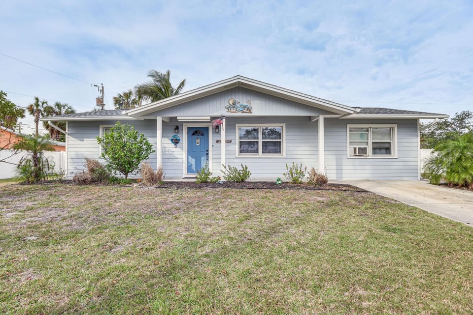 1 Mi to Anna Maria Island: Pet-Friendly Retreat House in Cortez