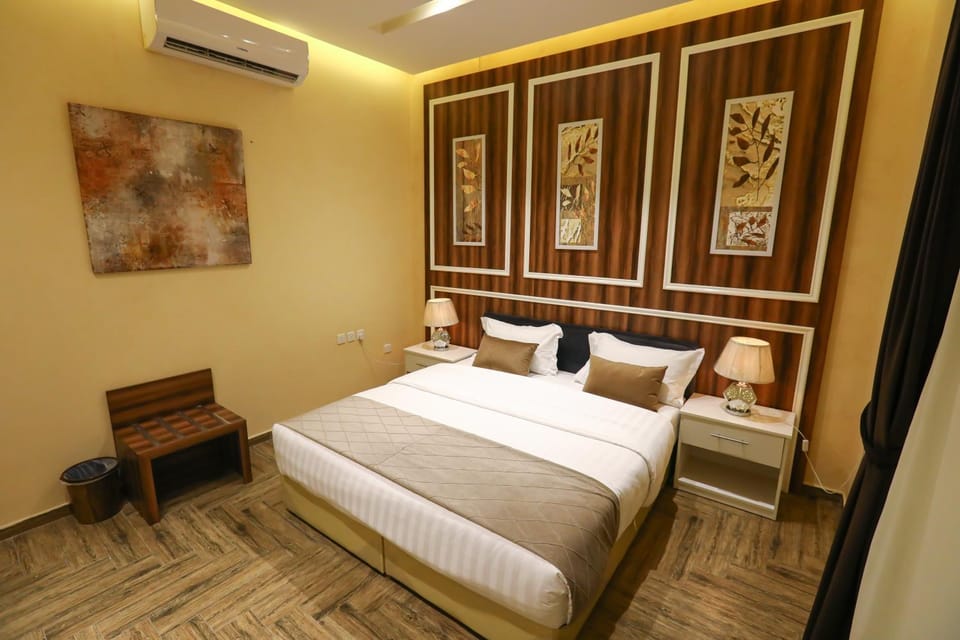 Bed, Photo of the whole room, Bedroom, air conditioner, air conditioner