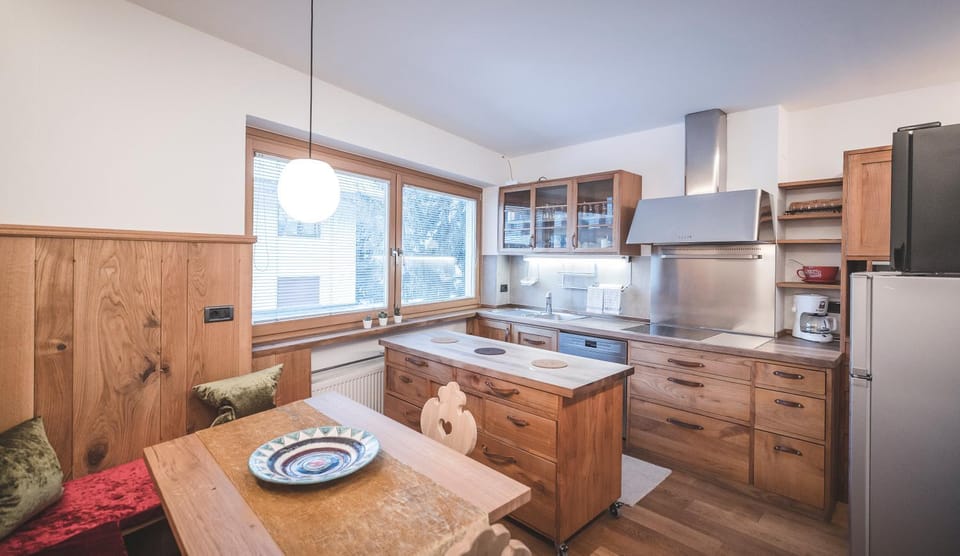 Dolce Vita Apartment - free pool & spa access at Hotel Fameli 20m Apartment in Trentino-South Tyrol