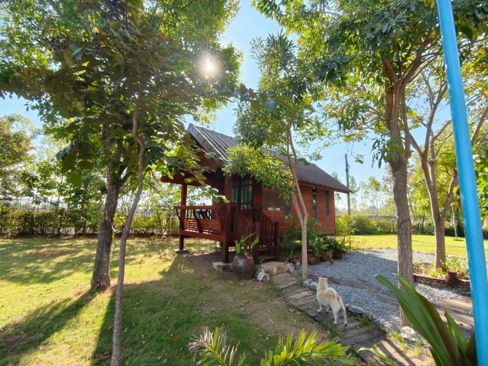 Rang Robin Farmstay with swimming pool Bed and Breakfast in Laos