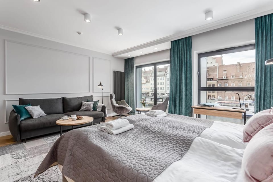 Bed, Living room, Photo of the whole room, Seating area, Bedroom
