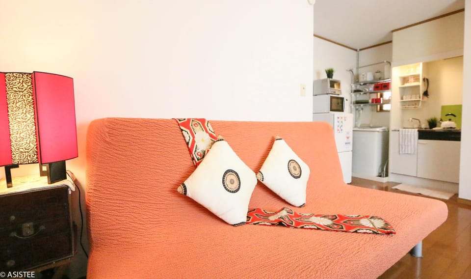 Kitchen or kitchenette, Living room, Seating area, pet friendly, stove